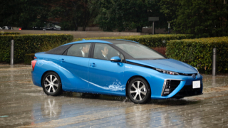 Illustration for article titled Honda Calls Out Competitors For 'Stupid' Seven-Year Loans
